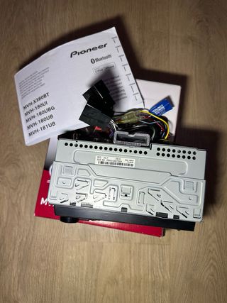 Radio Pioneer MVH-180UI Digital Media Receiver