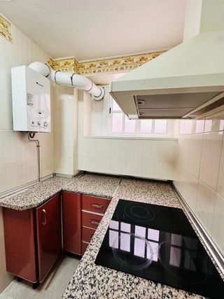 Piso en alquiler en Cruz Roja en Sevilla