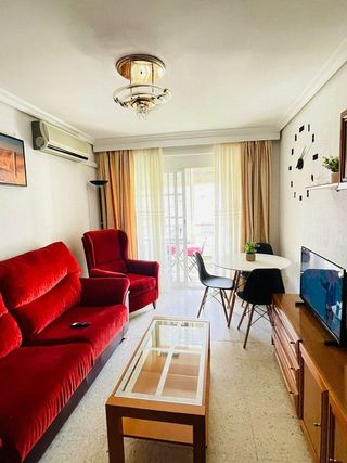 Piso en alquiler en Cruz Roja en Sevilla