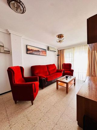 Piso en alquiler en Cruz Roja en Sevilla