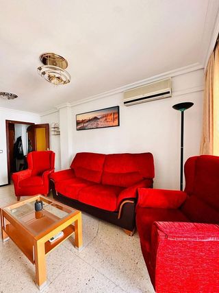 Piso en alquiler en Cruz Roja en Sevilla