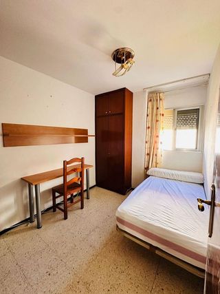 Piso en alquiler en Cruz Roja en Sevilla