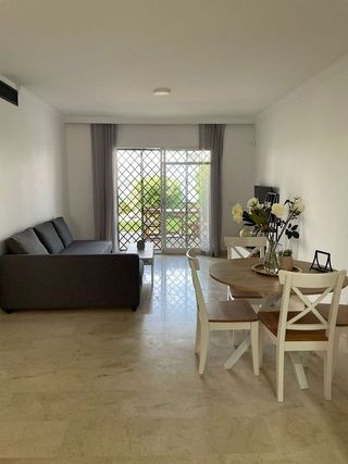 Piso en alquiler en Los Naranjos - Las Brisas en Marbella