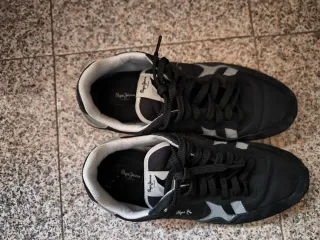 Zapatillas Pepe Jeans Negras y Plateadas