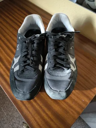 Zapatillas Pepe Jeans Negras y Plateadas