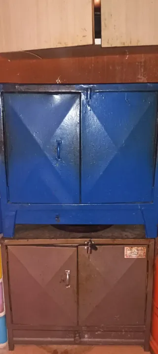 Orno azul di gas con puertas