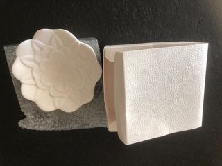 Posacenere bianco ceramica forma fiore
