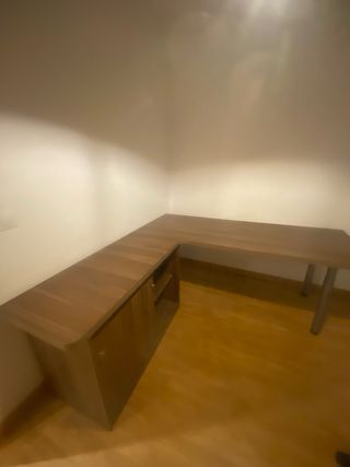 Scrivania L in legno e metallo