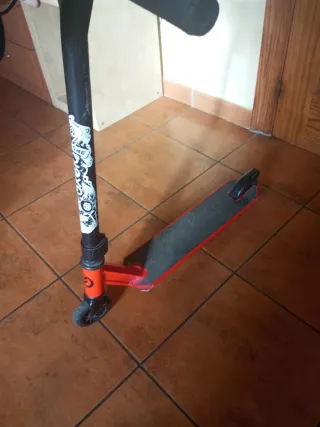 Patín un poco viejo pero se puede usar pero sirve