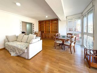 Piso en alquiler en Ensanche - Diputación en Alicante