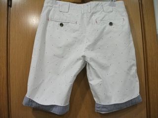 Cazadora  Talla L. pantalones y bermuda tallas 44.