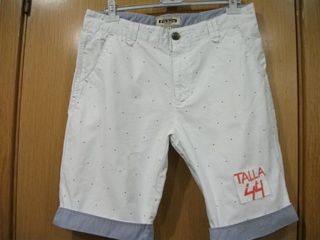 Cazadora  Talla L. pantalones y bermuda tallas 44.