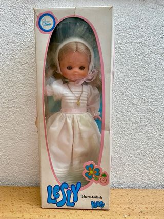 Muñeca Lesly de la colección La Hermanita de Nancy