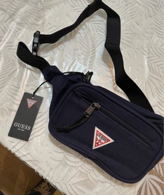 Marsupio blu Guess