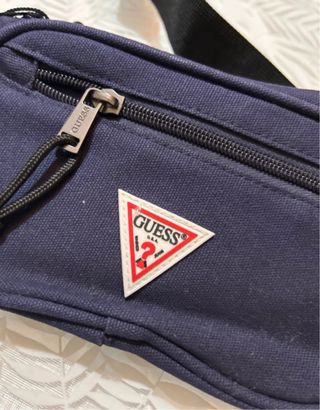 Marsupio blu Guess