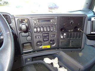 Scania G 440-CAMIONES PORTAMAQUINARIAS