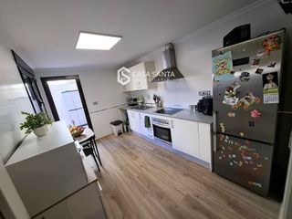 Casa adosada en venta en Yecla