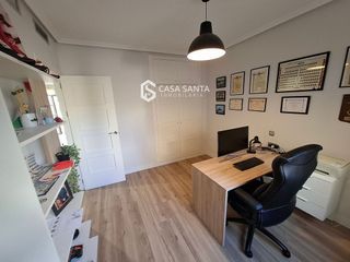 Casa adosada en venta en Yecla