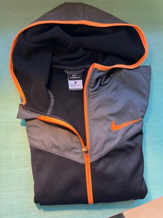 Abrigo Nike Therma-Fit Negro Gris Naranja