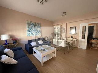 Piso en alquiler en Pedro Salvador - Las Palmeritas en Sevilla