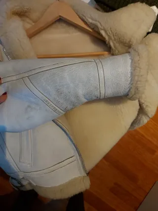 Casaco Pêlo Branco e Couro