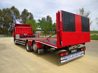 Scania P 310-CAMIONES PORTAMAQUINARIAS