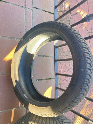 Llantas R18 con Neumático 225/40R18