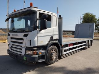 Scania P 380-CAMIONES PORTAMAQUINARIAS