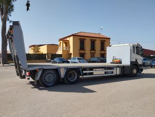 Scania P 380-CAMIONES PORTAMAQUINARIAS