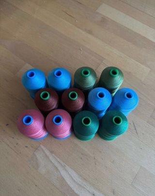 Set 12 fili da cucito n.60