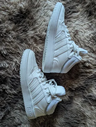 Deportivas Nike Air Force y Adidas como nuevas.