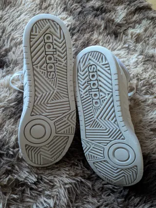 Deportivas Nike Air Force y Adidas como nuevas.