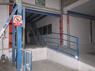 Nave industrial en venta en Lucena