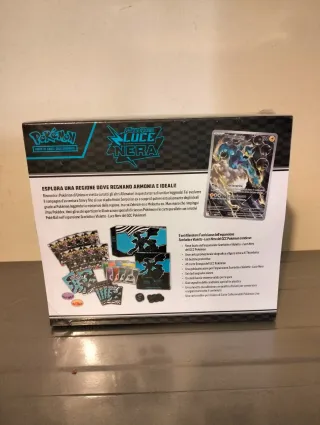 Pokemon Set Allenatore Fuoriclasse Luce Nera