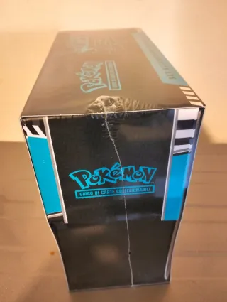 Pokemon Set Allenatore Fuoriclasse Luce Nera