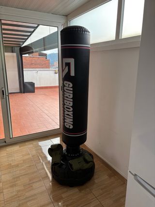 Saco de boxeo de pie + guantes