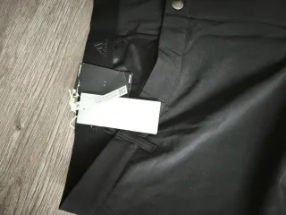 Pantalón corto Adidas negro