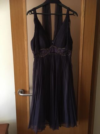 Vestido de fiesta morado con pedrería