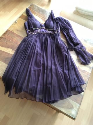 Vestido de fiesta morado con pedrería