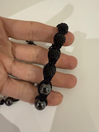 Pulsera ajustable con cuentas