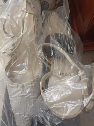 Zapatos de tacón beige