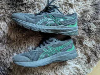 Zapatillas ASICS junior talla 40