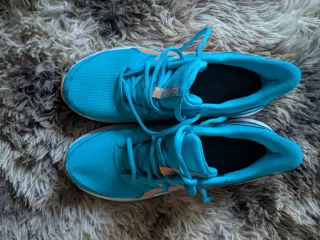 Zapatillas ASICS junior talla 40