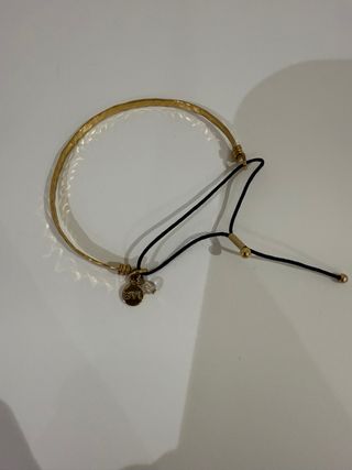 Pulsera dorada ajustable