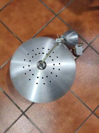 Lampade da soffitto sferiche e quadrate in metallo