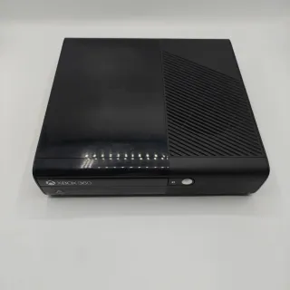 Xbox 360 E Slim 4GB con Scatola e Accessori