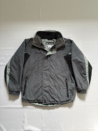 Abrigo Columbia gris y verde