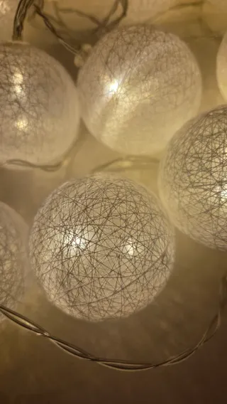 Catena luminosa sfere decorative