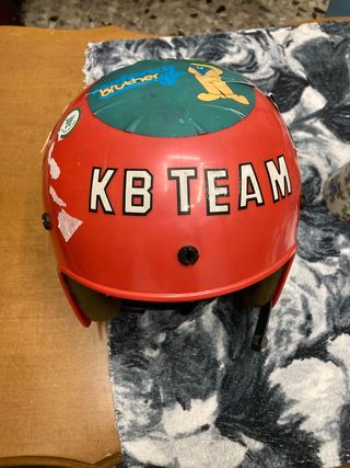 Casco bambino vintage rosso