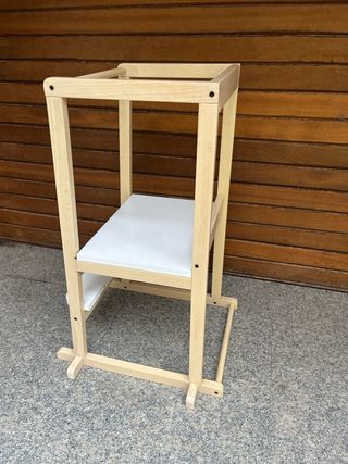 Torre de aprendizaje madera y blanco